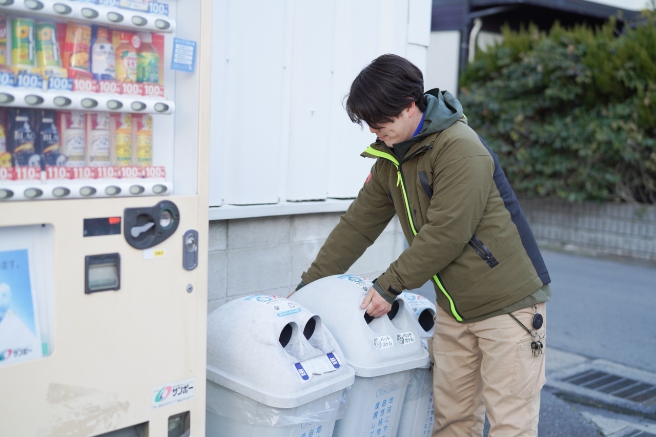 自動販売機の空き容器の回収リサイクル